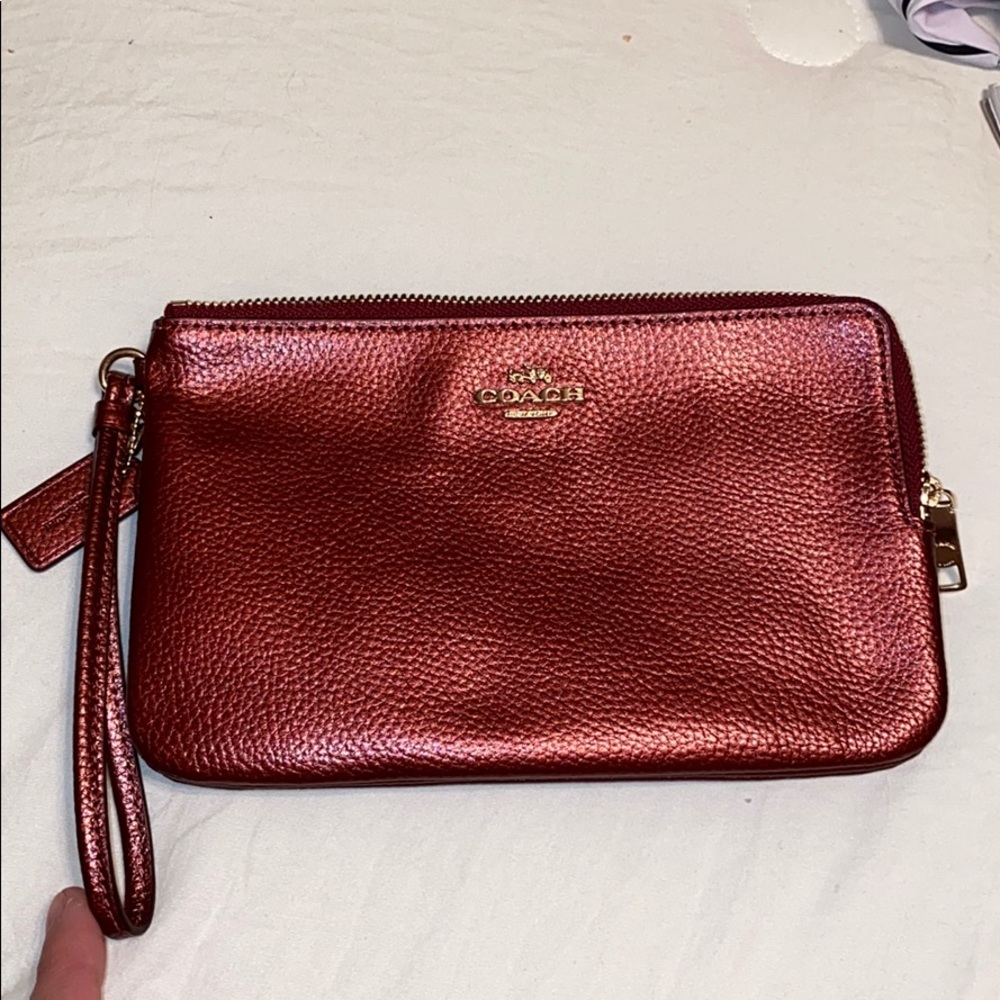 COACH METALLIC CHERRY DOUBLE ZIP WRISTLET